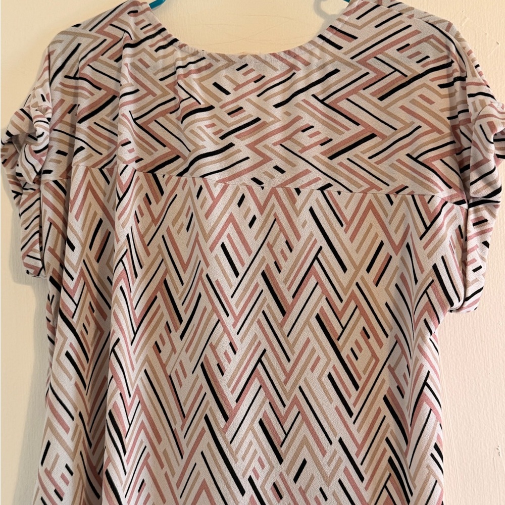 Geometric Patterned Women's Top - Picture 7 of 7